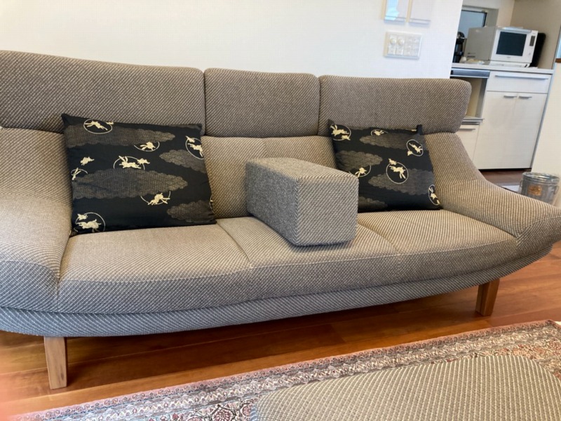 オーダークッションで快適ソファへ大変身 カリモク特約店エーアイディー